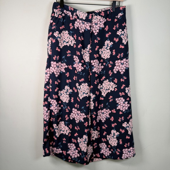 LOFT Pants - Loft NWT Floral Wide Leg Capri Pants Culottes Size 6P Office Career